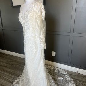 New Wedding Dress never worn